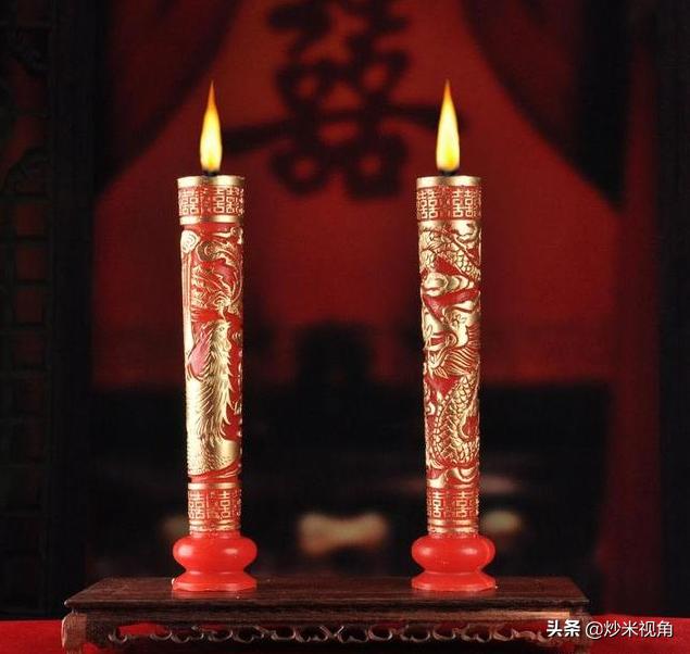《康熙王朝》中，周培公见蜡烛都未捻后，为何确定是太监要作乱？
