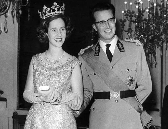 她是比利时最美王后，晚婚嫁入王室小产5次，无法生育却被独宠