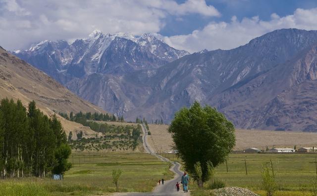 中国与阿富汗边界有一条狭长走廊---瓦罕走廊