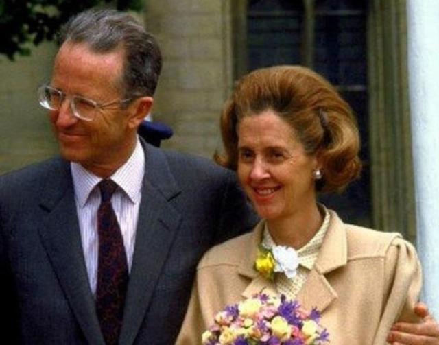 她是比利时最美王后，晚婚嫁入王室小产5次，无法生育却被独宠